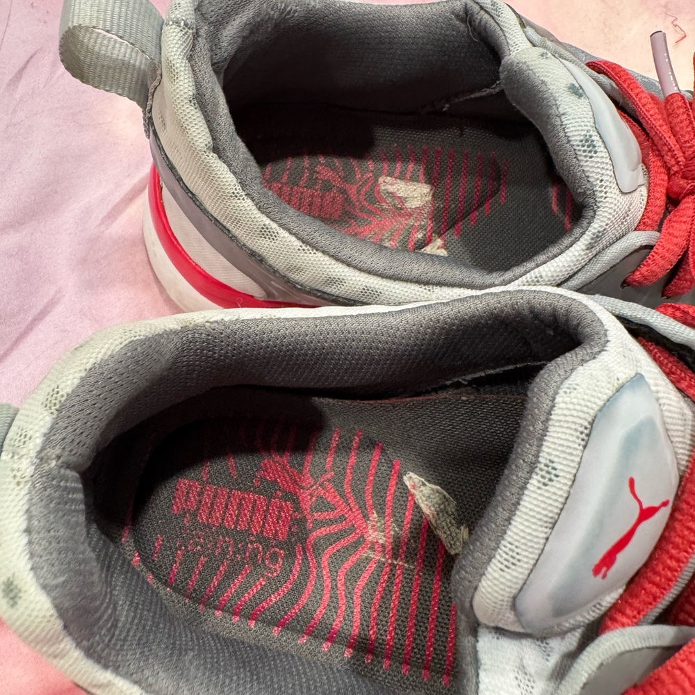 Puma Gray Sneakers with Red Laces - Picture 3 of 9